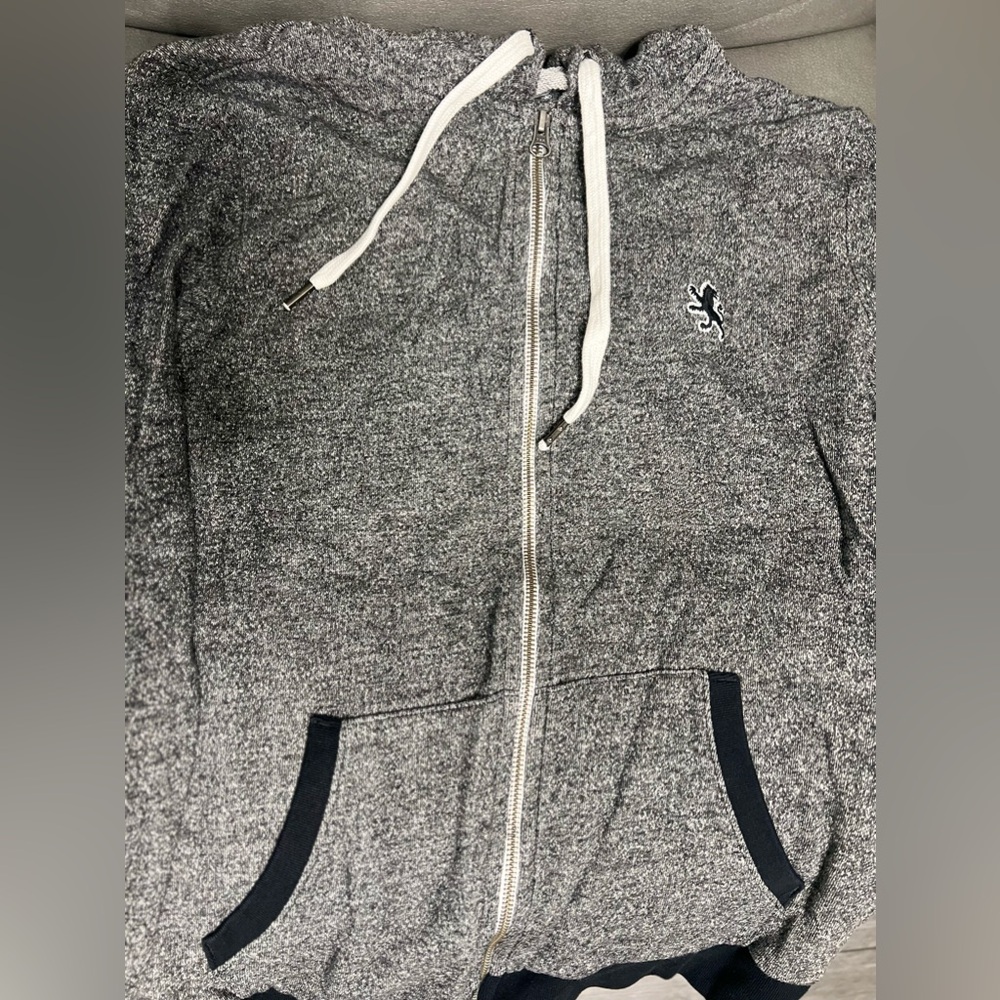 Express Gray/ White/black Men’s Size Medium Sweater